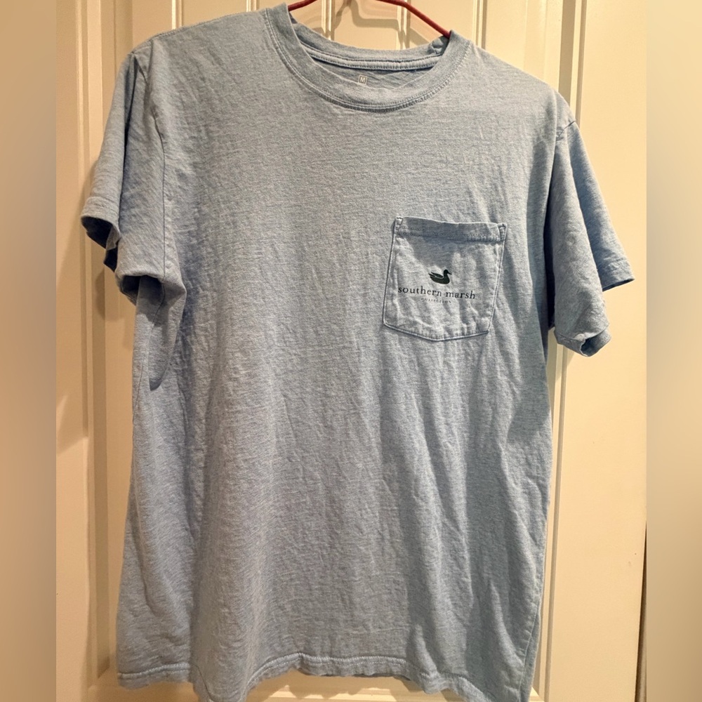 Southern Marsh size medium men’s t-shirt Sky Blue Pocket Tee